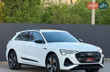 Внедорожник / Кроссовер Audi e-tron 2020 в 