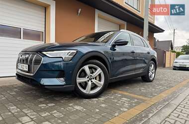 Внедорожник / Кроссовер Audi e-tron 2020 в 