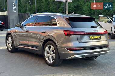 Позашляховик / Кросовер Audi e-tron 2019 в 