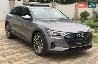 Позашляховик / Кросовер Audi e-tron 2020 в 