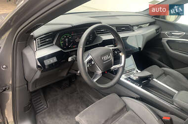 Позашляховик / Кросовер Audi e-tron 2020 в 