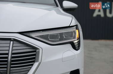 Позашляховик / Кросовер Audi e-tron 2019 в 