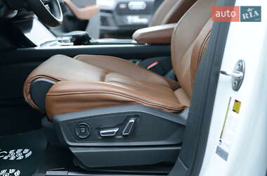 Позашляховик / Кросовер Audi e-tron 2019 в 