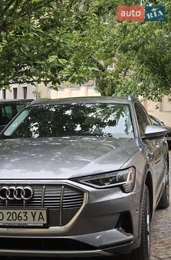 Внедорожник / Кроссовер Audi e-tron 2020 в 
