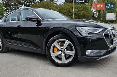 Позашляховик / Кросовер Audi e-tron 2021 в 