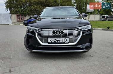 Позашляховик / Кросовер Audi e-tron 2021 в 