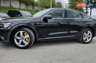Позашляховик / Кросовер Audi e-tron 2021 в 