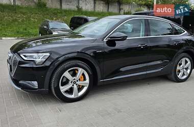 Позашляховик / Кросовер Audi e-tron 2021 в 