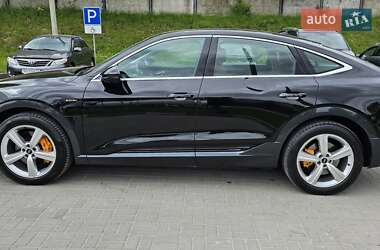 Позашляховик / Кросовер Audi e-tron 2021 в 