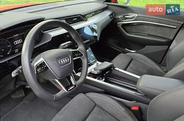 Внедорожник / Кроссовер Audi e-tron 2021 в 