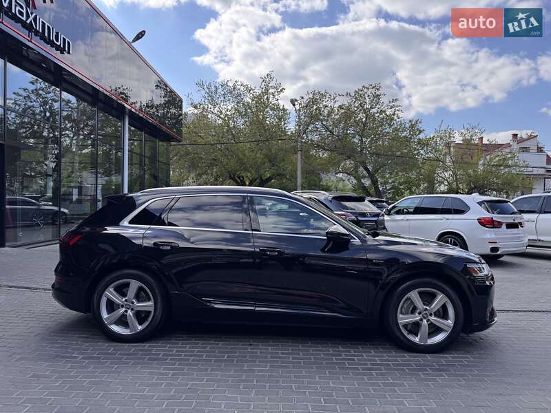 Внедорожник / Кроссовер Audi e-tron 2019 в Одессе фото 7 Внедорожник / Кроссовер Audi e-tron 2019 в Одессе