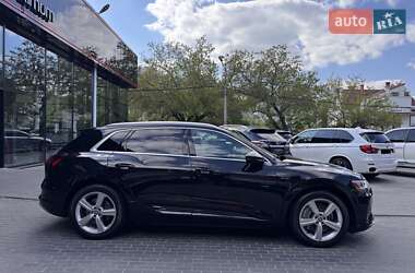 Внедорожник / Кроссовер Audi e-tron 2019 в 