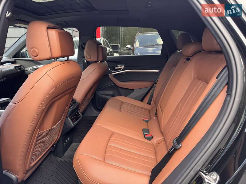 Внедорожник / Кроссовер Audi e-tron 2019 в Одессе фото 11 Внедорожник / Кроссовер Audi e-tron 2019 в Одессе
