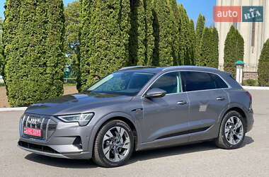 Внедорожник / Кроссовер Audi e-tron 2019 в 