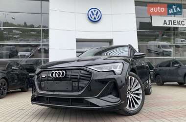 Позашляховик / Кросовер Audi e-tron 2020 в 