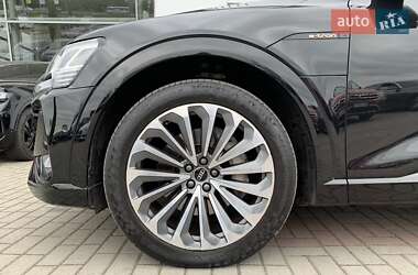 Позашляховик / Кросовер Audi e-tron 2020 в 