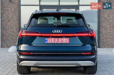 Внедорожник / Кроссовер Audi e-tron 2021 в 