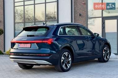 Внедорожник / Кроссовер Audi e-tron 2021 в 