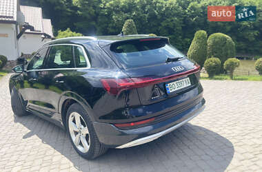 Внедорожник / Кроссовер Audi e-tron 2022 в 