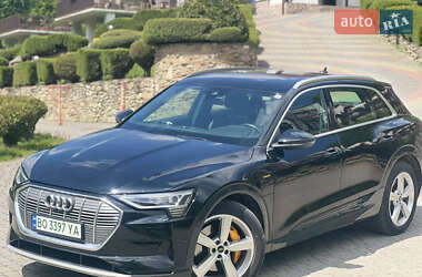 Внедорожник / Кроссовер Audi e-tron 2022 в 