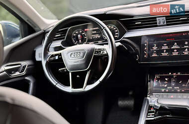 Внедорожник / Кроссовер Audi e-tron 2019 в 