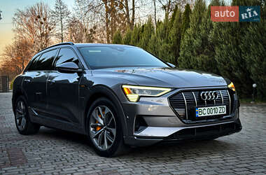 Внедорожник / Кроссовер Audi e-tron 2021 в 