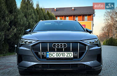 Внедорожник / Кроссовер Audi e-tron 2021 в 