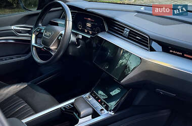 Внедорожник / Кроссовер Audi e-tron 2021 в 