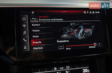 Позашляховик / Кросовер Audi e-tron 2021 в 