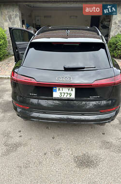 Внедорожник / Кроссовер Audi e-tron 2020 в 