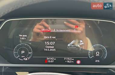 Внедорожник / Кроссовер Audi e-tron 2019 в 