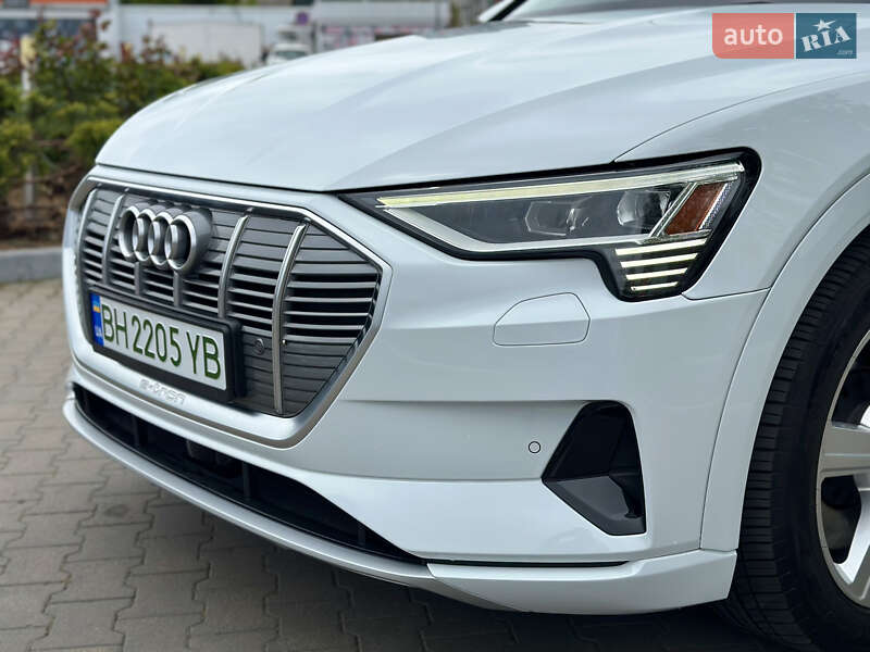 Внедорожник / Кроссовер Audi e-tron 2019 в Одессе