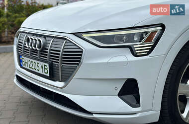 Внедорожник / Кроссовер Audi e-tron 2019 в 