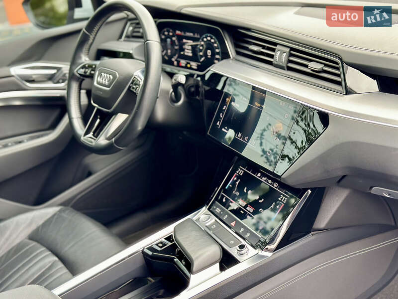 Внедорожник / Кроссовер Audi e-tron 2019 в Одессе