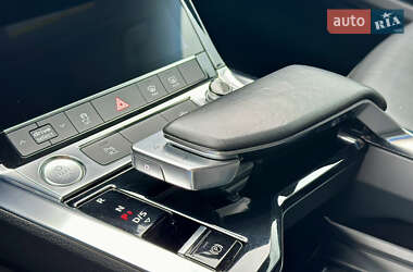 Внедорожник / Кроссовер Audi e-tron 2019 в 