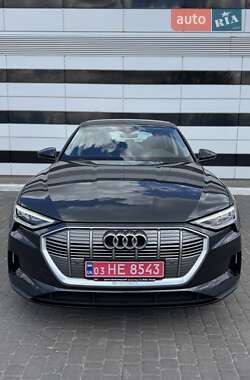 Позашляховик / Кросовер Audi e-tron 2021 в 