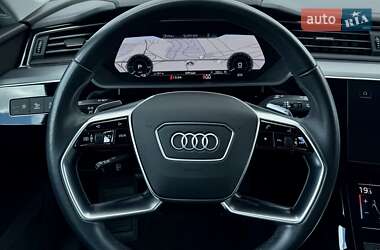 Позашляховик / Кросовер Audi e-tron 2021 в 