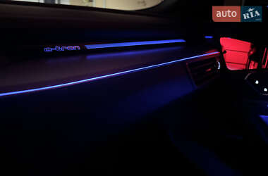 Внедорожник / Кроссовер Audi e-tron 2019 в 