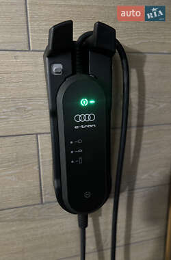 Внедорожник / Кроссовер Audi e-tron 2019 в 