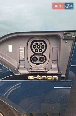 Внедорожник / Кроссовер Audi e-tron 2020 в 