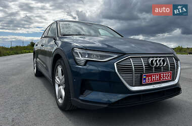 Внедорожник / Кроссовер Audi e-tron 2021 в 