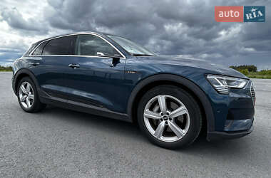 Внедорожник / Кроссовер Audi e-tron 2021 в 