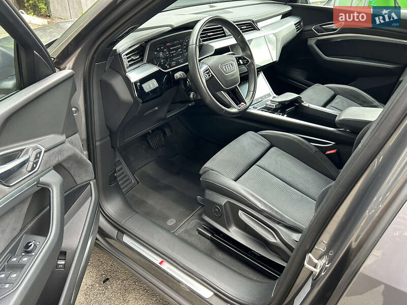Внедорожник / Кроссовер Audi e-tron 2022 в Киеве