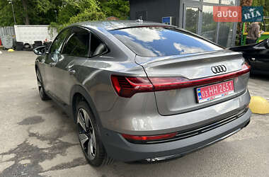Внедорожник / Кроссовер Audi e-tron 2022 в 