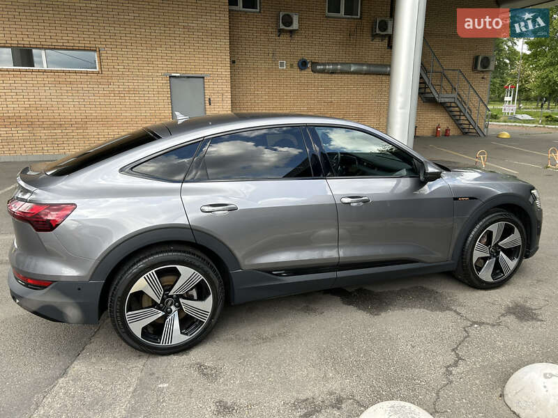 Внедорожник / Кроссовер Audi e-tron 2022 в Киеве