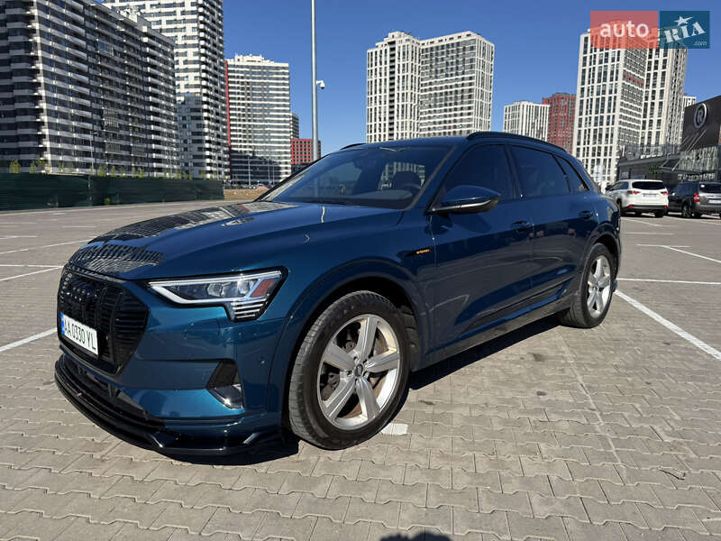 Внедорожник / Кроссовер Audi e-tron 2019 в 