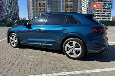 Внедорожник / Кроссовер Audi e-tron 2019 в 