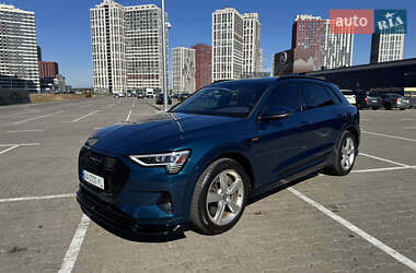 Внедорожник / Кроссовер Audi e-tron 2019 в 