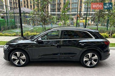 Внедорожник / Кроссовер Audi e-tron 2021 в 