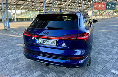 Позашляховик / Кросовер Audi e-tron 2020 в 